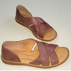 BORN KAMRYN sandals/flats Size 10